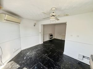 Dining Room - click for photo gallery